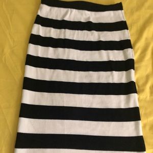 Black and white midi skirt